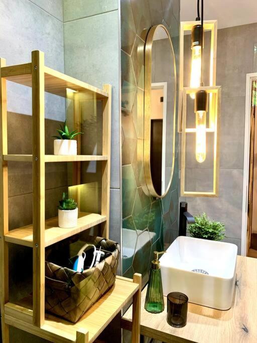 Appartement Heart Of The City - Modern Studio With Balcony à Bucarest Extérieur photo